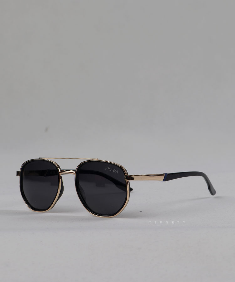 عینک آفتابی مشکی برند پرادا 8030