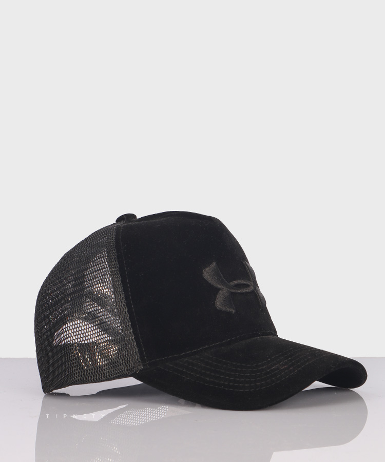 کلاه کپ مخملی آندر ارمور پشت توری 1931