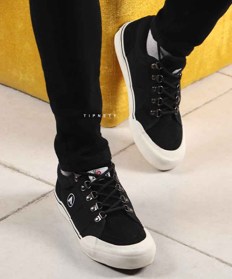 کفش کتونی مشکی لژ سفید 7401