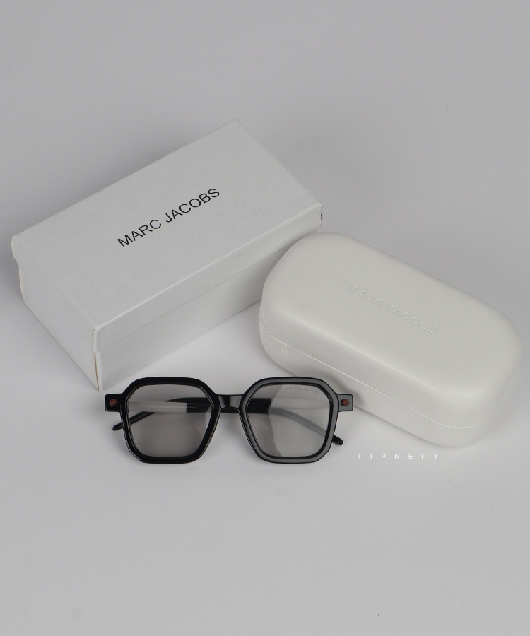 عینک آفتابی برند مارک جیکوبز 0700