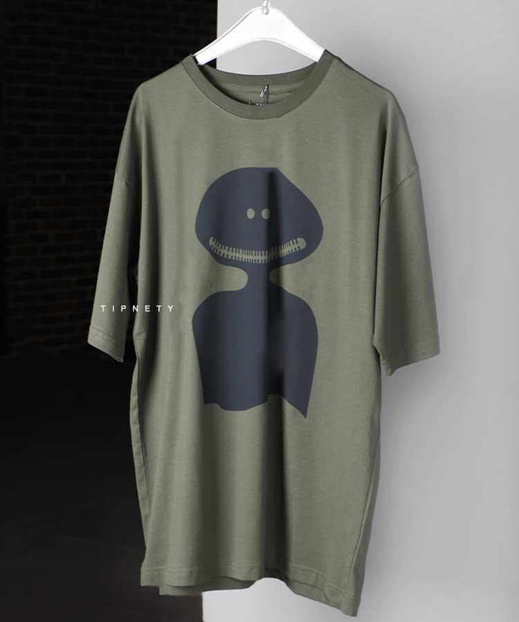                                                                                             سفید زیتونی مشکی نخودی تیشرت چاپی 1979  - تصویر 4